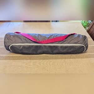 Lululemon Lulu Drishti Yoga Tote Bag  Dottie Dash Slate Black - lulu fanatics